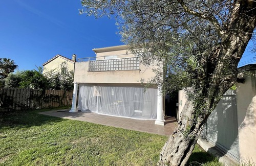 Juan-les-Pins Villa | Juan les pins, near beaches, superb villa with pool and garden