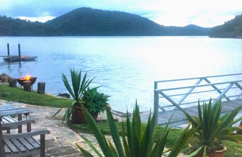 Sydney House | JULIANS ON COBA . stunning sunsets . HAWKESBURY RIVER . river specials