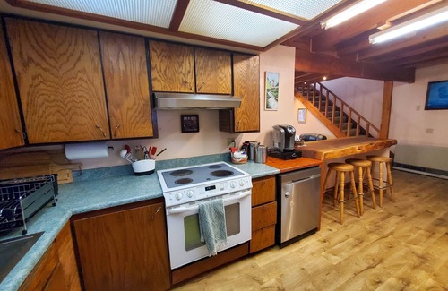 North Douglas Cabin | Juneau Cabin near Eaglecrest & Trails