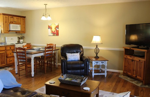 Piper Gap House | June’s Place In The Country