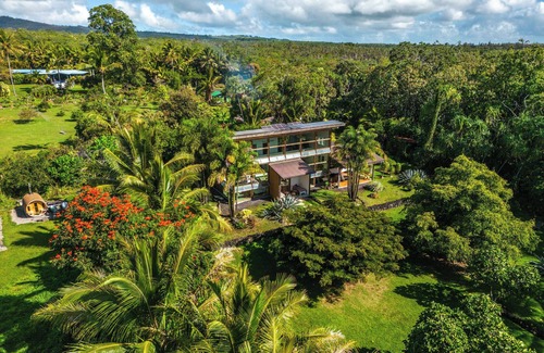 Kapoho Villa | Jungle Haven: Oceanfront Eco Villa on Fruit Farm