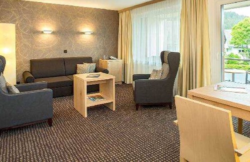 Titisee-Neustadt House | Juniorsuite - Brugger's Hotelpark am See