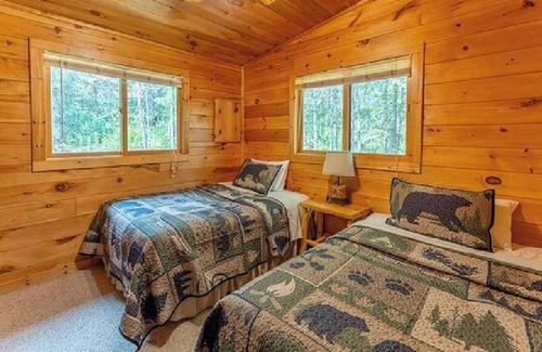 Ely Cabin | Juniper 2 Bedrooms, 3 beds