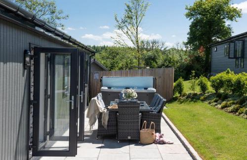 Lifton House | Juniper Lodge, 28 Roadford Lake Lodges