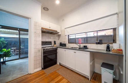 Torrensville House | Jupiter - 3BR WiFi BBQ