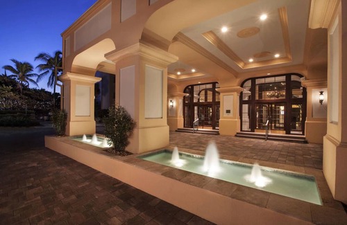 Jupiter Dunes Apartment | Jupiter Beach Resort –Oceanfront Suite!