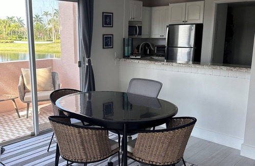 Jupiter Condo | Jupiter Dreams at Jupiter Bay! 2 bedroom, 2.5 bath Condo. Close to the beach!