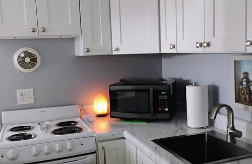 Surf City Apartment | Just a 2 minute walk to the Atlantic Ocean!n