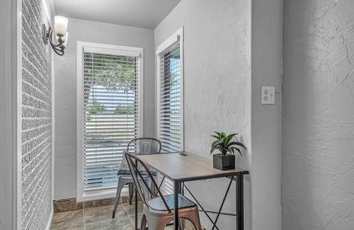Central Oklahoma City House | Just Like Home #9: Heart of OKC Spacious Stay for 14 w/swimming pool and b-ball