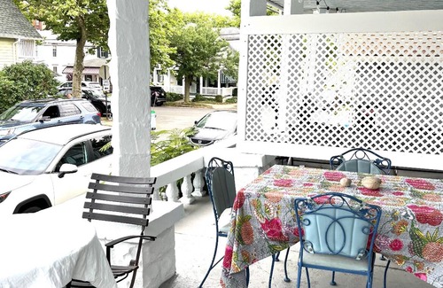 Ocean Grove Apartment | Just listed! Bright and breezy Ocean Grove 1 bedroom unit! Summer availability!