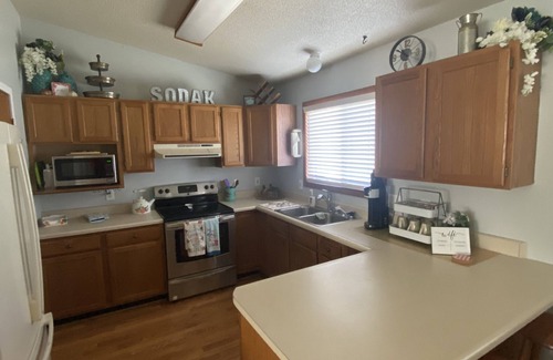 Bouvet Island House | Just minutes from the airport & SoDak attractions!