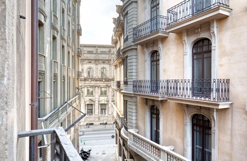 El Born Apartment | Just Renovated El Born 2BR nr Port Vell, by Blueground