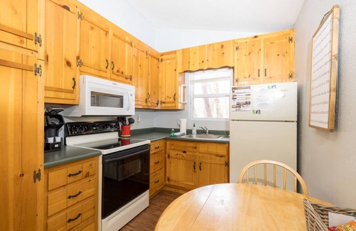 Sautee Nacoochee Cabin | Just the 2 of Us - Pet Friendly with Hot Tub and Foosball Table