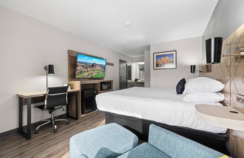 Orchard District Resort | Just What You Were Looking For! Enjoy Pool Access, Free Breakfast & Free Parking