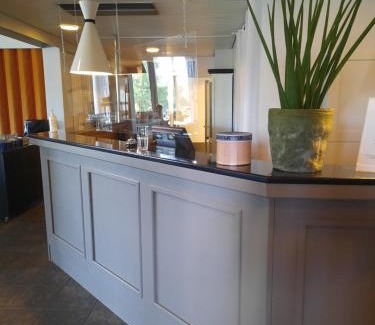 Uusikaarlepyy Hotel | Juthbacka Hotell