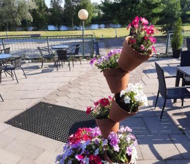 Uusikaarlepyy Hotel | Juthbacka Hotell