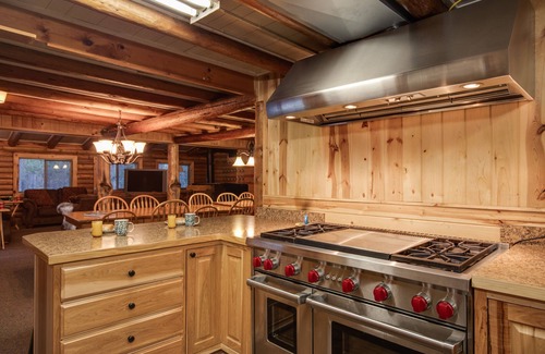 Island Park Cabin | KABINO: Sleeps 20 Commercial Kitchen Fire Pit WiFi Bunk Beds
