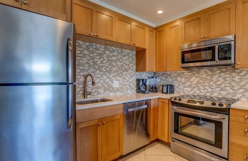 Kahana Condo | Kahana Sunset E1E - Discounted Rates!