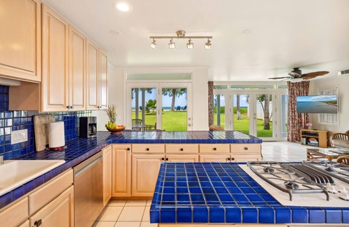 Waimea House | Kai Nalu, Spacious, Beachfront Home