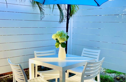 Kailua House | Kailua Beach Lofty Bungalow - A premier luxury beachside bungalow