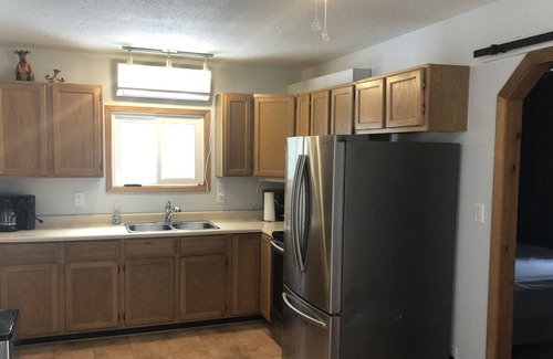 Dysart et al House | Kairphree Cottage (family friendly, waterfront, small beach, dock and more!)