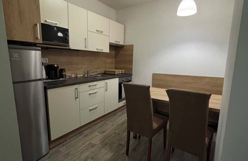 Vsemina Apartment | KaiTea Suites, útočiště klidu a relaxace v srdci lesa u přehrady.