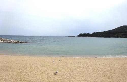 Kavala Apartment | Kalamitsa Beachfront Escape