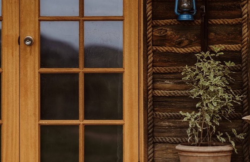 Greenlands Cottage | Kallarroo Cottage - Rustic Log Cabin Retreat