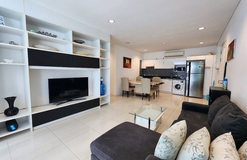 Kamala Apartment | Kamala Regent 3 Bedroom Apartment Pool View by RESAVA