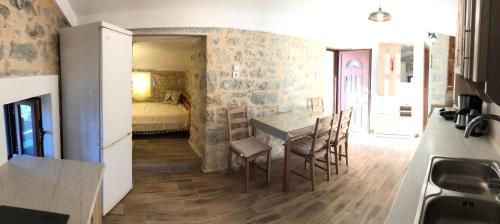 Omales Apartment | Kamares Stone House 2