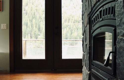 Kamloops Ski Chalet | Kamloops Executive Lakehouse - Now Open Year Round!
