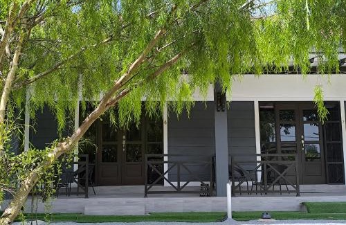 Kampung Tanjung Mas Ski Chalet | Kampung vibes with good location