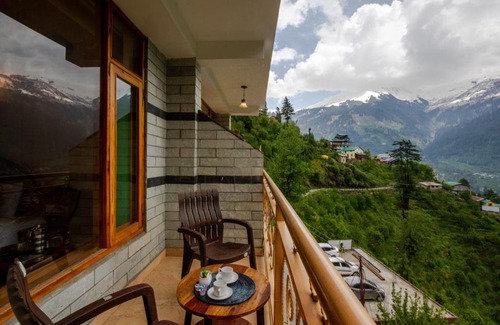Manali Hotel | Kanyal hills view tha mountain