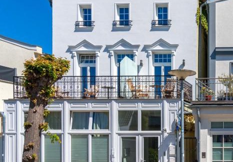 Warnemuende Apartment | Kapitänshaus Friedrich Franz - Premium Apartments 200 Meter vom Strand und Alten Strom