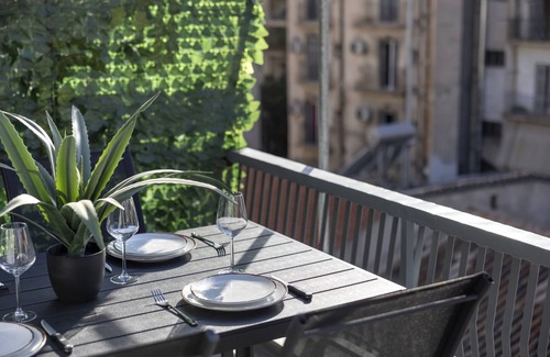 Omonia Apartment | Kapnokoptiriou10·Modern Renovated Apartment in Met