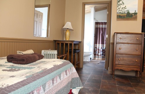 Moorcroft Cabin | Kara Creek Ranch - King Bed Cabin with Kitchen #6