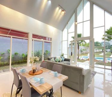 Sari Harjo Villa | Karabineri Private Pool Jogja Villa