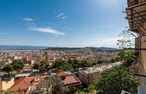 Historic Castle District House | Karalis Relais: Private apartment with Jacuzzi