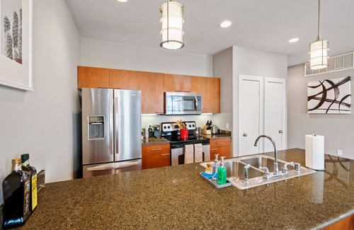 Legacy Park Apartment | Kasa | Welcoming 2BD + On-Site Gym | Plano