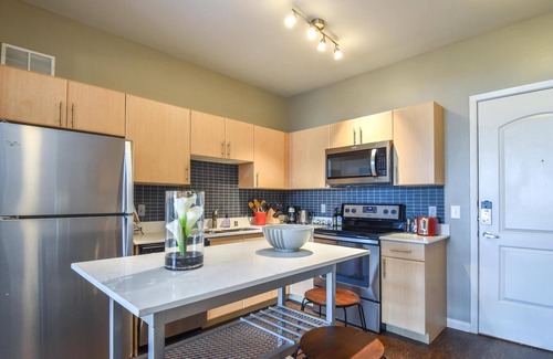 Legacy Park Apartment | Kasa | Welcoming 2BD + On-Site Gym | Plano