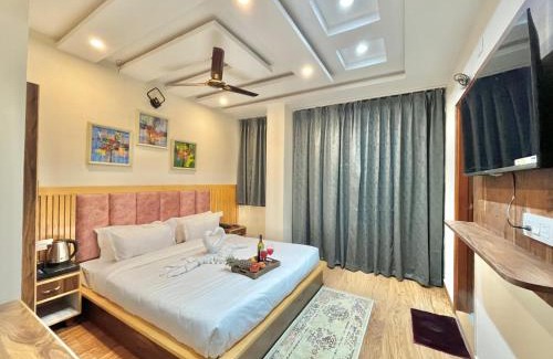 Kumarhatti Apartment | kasauli Oaks With Pool by kasauli Vista