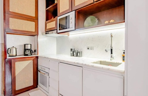 Medina of Tangier Bed & Breakfast | Kasbah Guesthouse: Suite With View for 3 Guests
