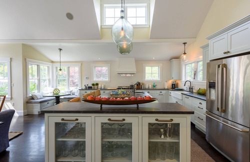 Katama House | Katama Luxury - 5+ BR home w/Heated Pool near the Field Club
