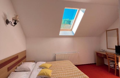 Moieciu House | Kate House