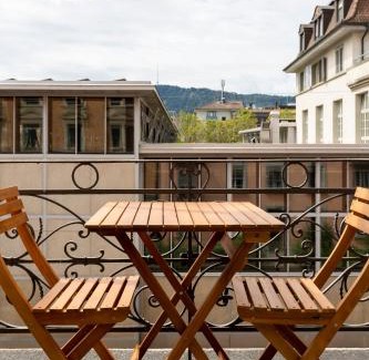 Werd Apartment | KAYA Zurich Apartment 3B - Downtown 2BR Deluxe Apt