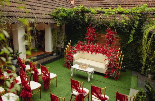 Thrissur Ski Chalet | Kayyalas Courtyard