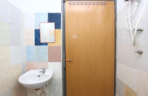 Bandar Kota Bharu House | Kb Rest Inn-Deluxe Queen