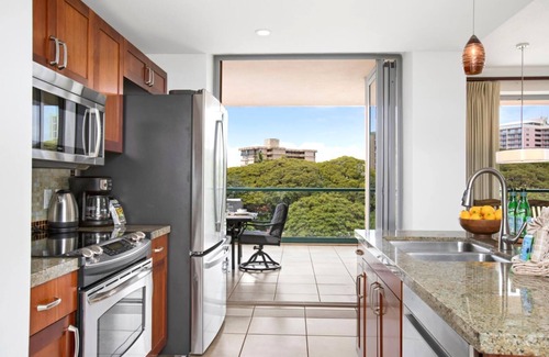 Honokowai Condo | KBM Resorts | Spacious 4-Bedroom Honua Kai Collection | Multi Unit Listing | Same Floor | Ocean Views + 2 Free Rental Cars! HKK-334/43