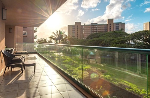 Honokowai Condo | KBM Resorts | Spacious 5-Bedroom Honua Kai Collection | Multi Unit Listing | Same Floor | Ocean Glimpses + 2 Free Rental Cars! HKK-334/49