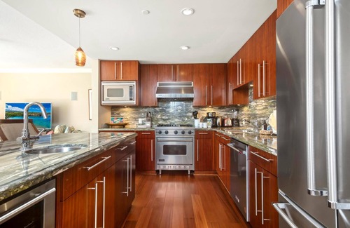 Honokowai Condo | KBM Resorts | Spacious Ocean View 6-Bedroom Honua Kai Collection | Multi Unit Listing | Same Floor | 2 Free Rental Cars! HKK-449/50